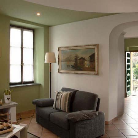 Tinas Yellow Home Leggiuno Exterior photo